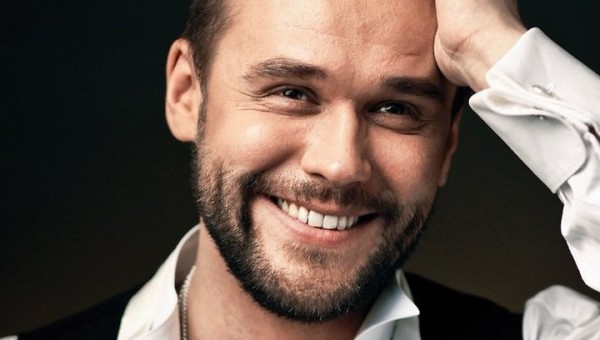 Спектакль «Максим Аверин. Научи меня жить»
