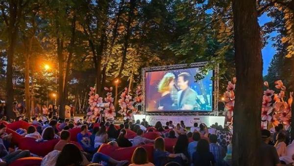 Показ фильма "Моя жизнь" на открытом воздухе