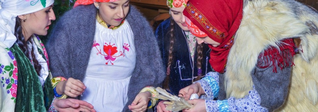 Во дворе гостинично-ресторанного комплекса Татарская усадьба
