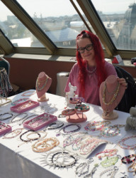 Благотворительный новогодний мини-маркет