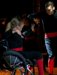 Показ спектакля «НормальНо»