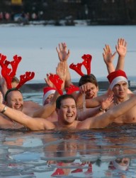 Моржевание на озере Комсомольском