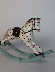 Выставка «Лошадка-качалка. История игрушки»