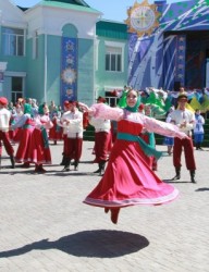 Народный праздник \"Каравон\"