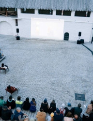 Кинопоказ во дворе Присутственных мест