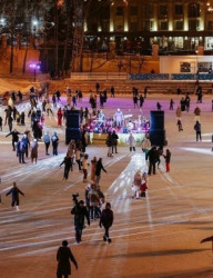 Кинопоказы в парке Черное озеро