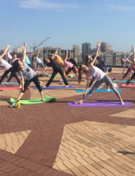 Йога на смотровой площадке Чаши