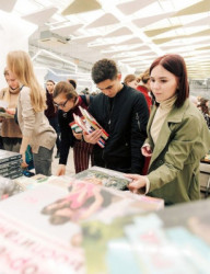 Гаражная распродажа издательства «МИФ»