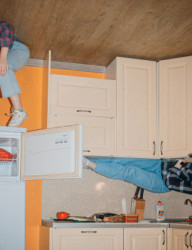 Дом вверх дном