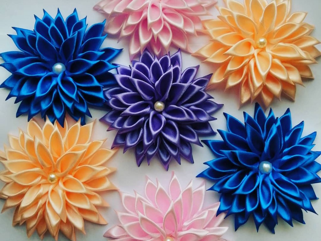 Цветы из ткани своими руками - 89 фото