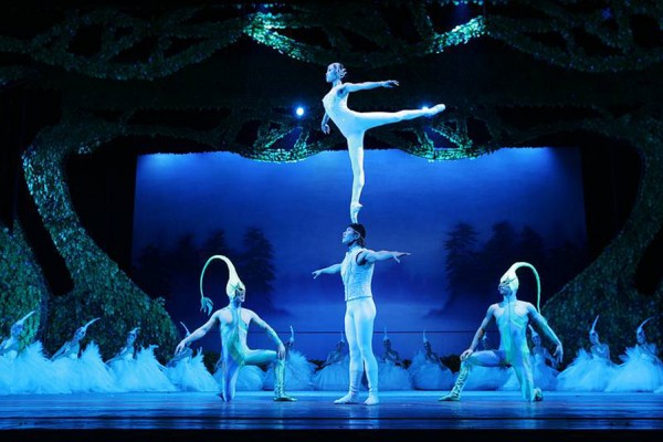 Китайское балетно-акробатическое шоу Щелкунчик
