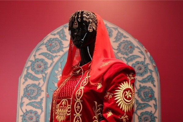 Выставка «Кафтан. Костюмы Османской империи глазами современных турецких дизайнеров»